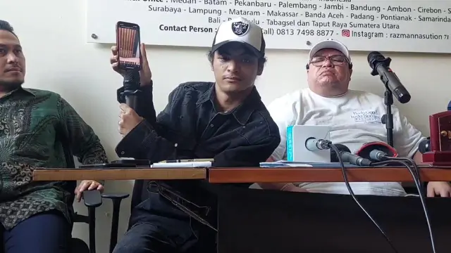 Vadel Badjideh  memilih tidak datang ketika Lolly berontak dan teriak histeris dijemput Nikita Mirzani.