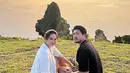 Kerap mendampingi suami dalam urusan pekerjaan, pasangan ini pun tetap memiliki waktu untuk traveling bareng. Dalam berbagai kesempatan keduanya pun kerap tampil mesra saat liburan bersama. Tidak jarang banyak momen romantis pun keduanya abadikan. (Liputan6.com/IG/@natasharatulangi)