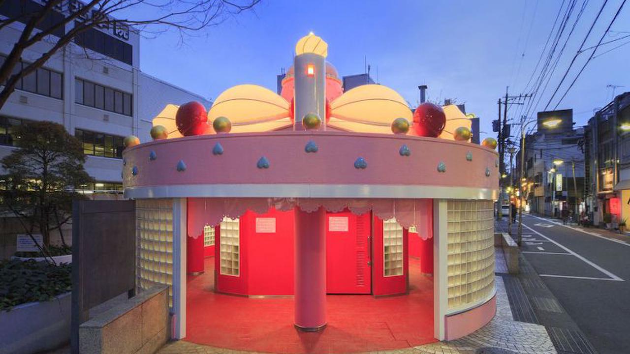 Toilet Cantik Ini Bentuknya Seperti Kue Raksasa