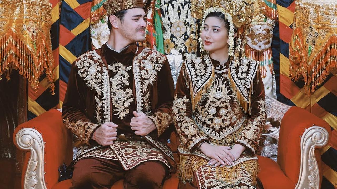 Potret Awkarin dan Abyakta Pakai Baju Adat Minangkabau, Cerita Dibaliknya Bikin Netizen Tersentuh
