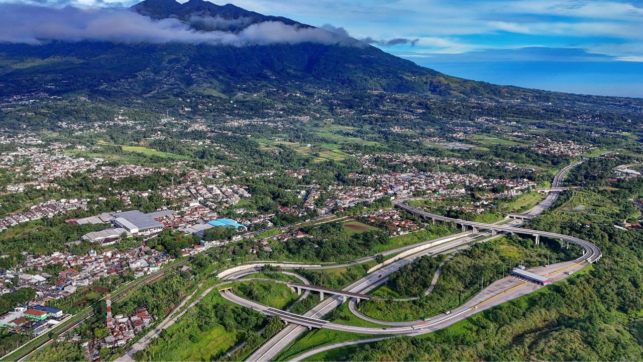 FOTO: Panorama Mempesona Tol Bocimi, Urat Nadi Baru Penghubung Jawa Barat Selatan