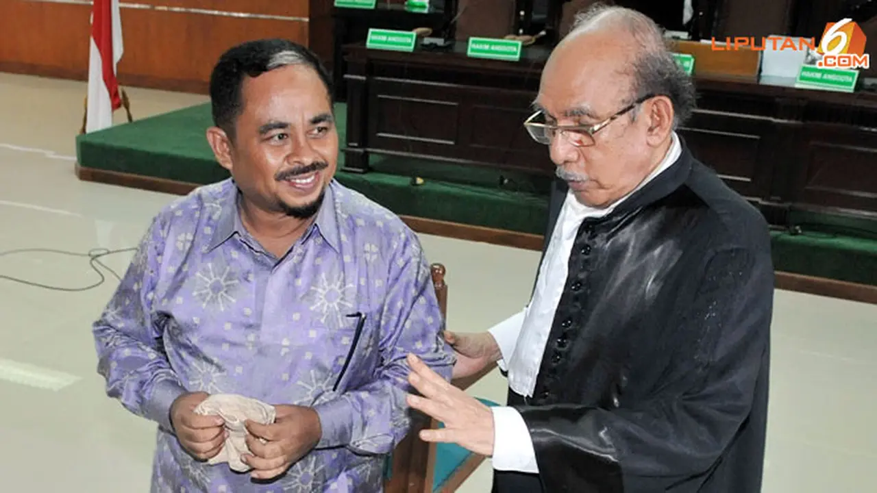 luthfi-pengacara130624c.jpg