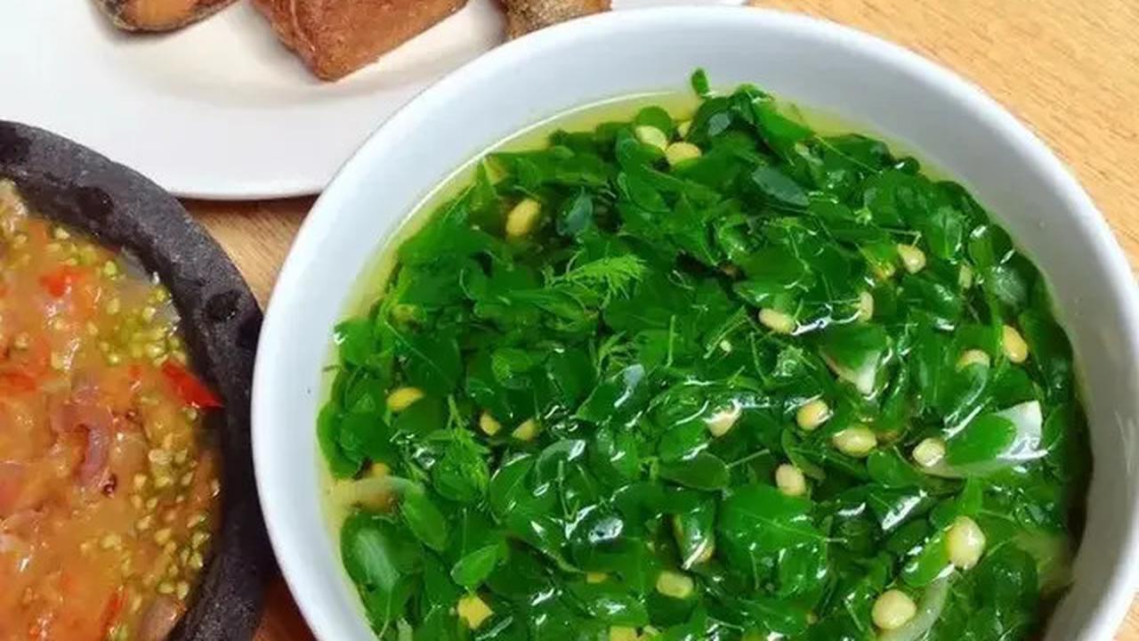 Resep Sayur Bening Daun Kelor yang Lezat dan Kaya Manfaat untuk Kesehatan