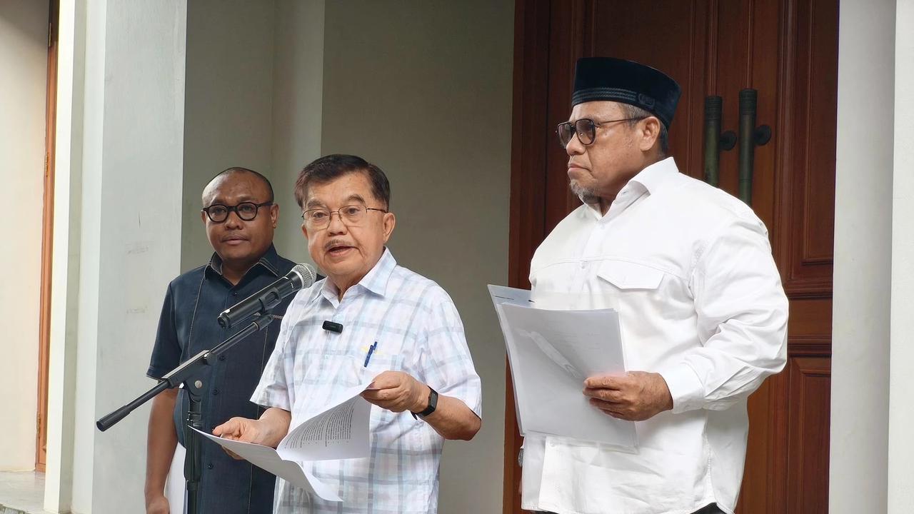 FOTO: Jusuf Kalla Bantah Tuduhan Pendanaan Polemik Ijazah Jokowi
