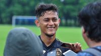 Gitra Yuda menjadi rekrutan terakhir Arema FC musim ini. (Bola.com/Iwan Setiawan)