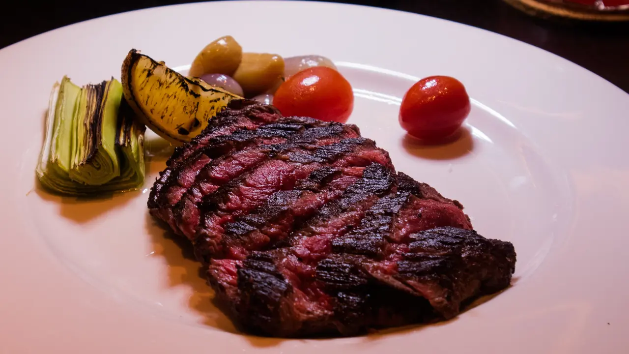 Menikmati Kekayaan Rasa dari Steak Terbaik dengan Konsep Tambang Emas di Meatguy Steakhouse II SCBD