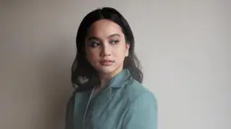 Dengan riasan makeup yang tebal, seolah membuat karakter Rachel Amanda nampak makin kuat. Pesona wanita berusia 26 tahun ini pun semakin memancar. (Liputan6.com/IG/auroramanda95)