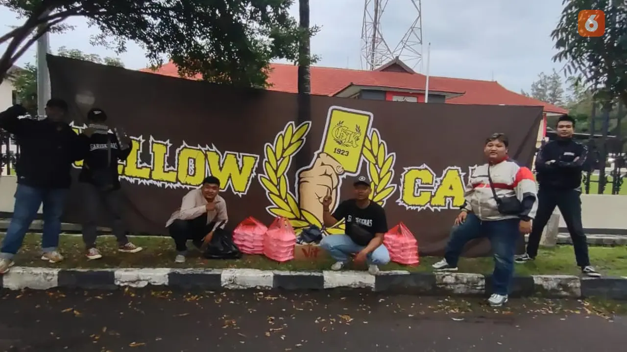 Aksi Suporter Garis Keras Sambernyawa Buka Bersama dengan Tahanan Titipan di Mako Brimob Surakarta