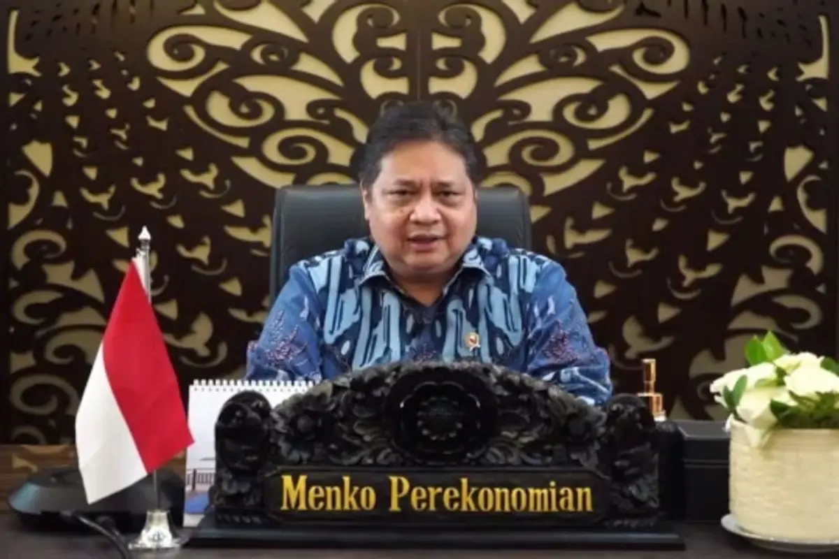 Menteri Koordinator Bidang Perekonomian Airlangga Hartarto saat memberikan keynote speech secara virtual dalam acara “Power Lunch Asosiasi e-Commerce Indonesia (IdEA)”, Jumat (1/4/2022). (Sumber ekon.go.id)