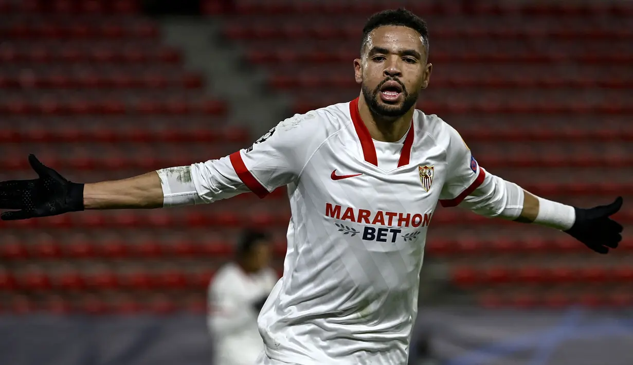 Youssef En-Nesyri mampu tampil gemilang di LA Liga musim lalu. Striker utama Sevilla ini telah menorehkan gol sebanyak 24 kali dari 52 penampilan di semua ajang. Dirinya merupakan pemain kunci bagi Los Nervionenses dan aset penting bagi Timnas Maroco. (Foto: AFP/Damien Meyer)