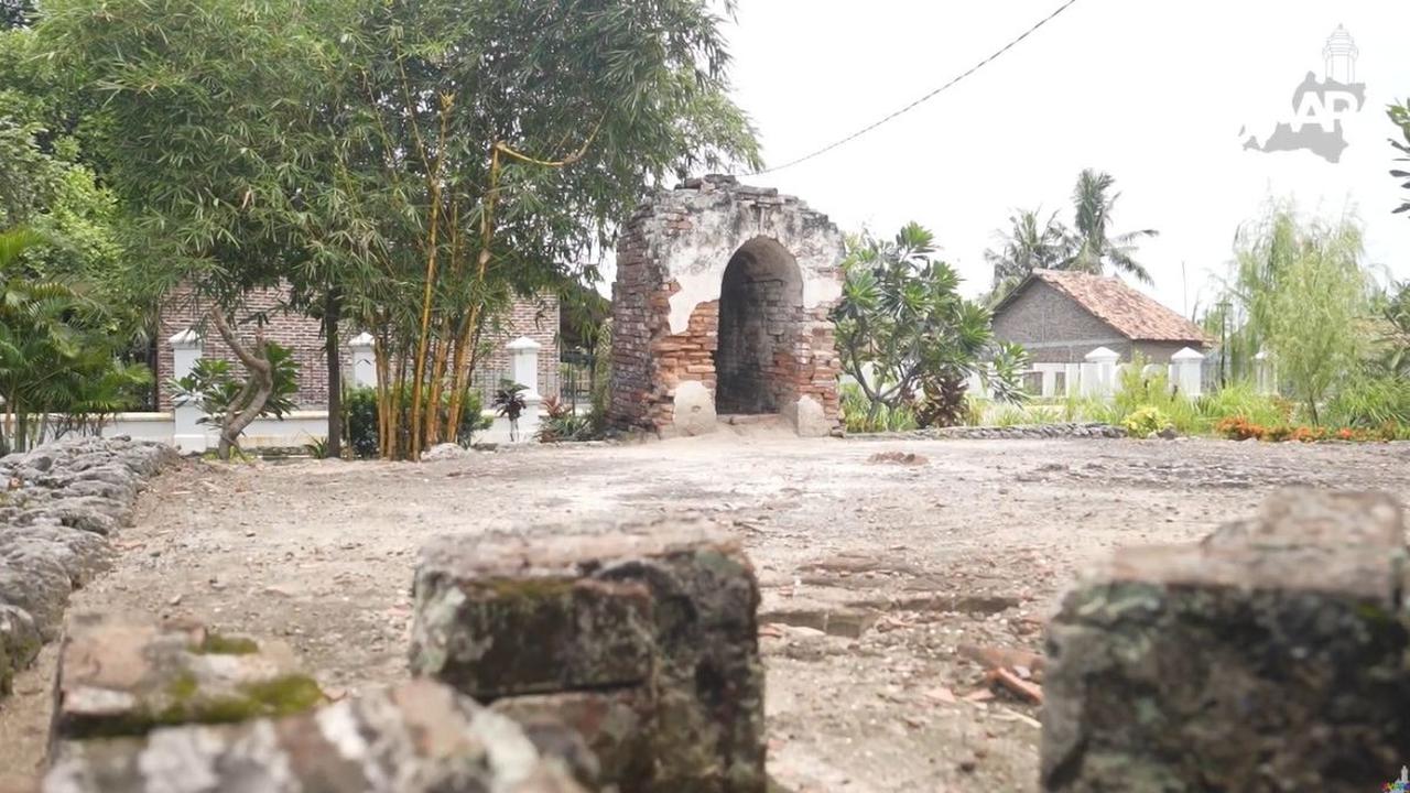 Dibangun oleh Sunan Gunung Jati