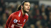 2. Andy Carroll - Didatangkan Kenny Dalglish dengan harga 35 juta poundsterling untuk dijadikan duet Luis Suarez. Bomber asal Inggris ini malah melempem bersama Liverpool hingga akhirnya dijual ke West Ham. (EPA/Lindsey Parnaby)