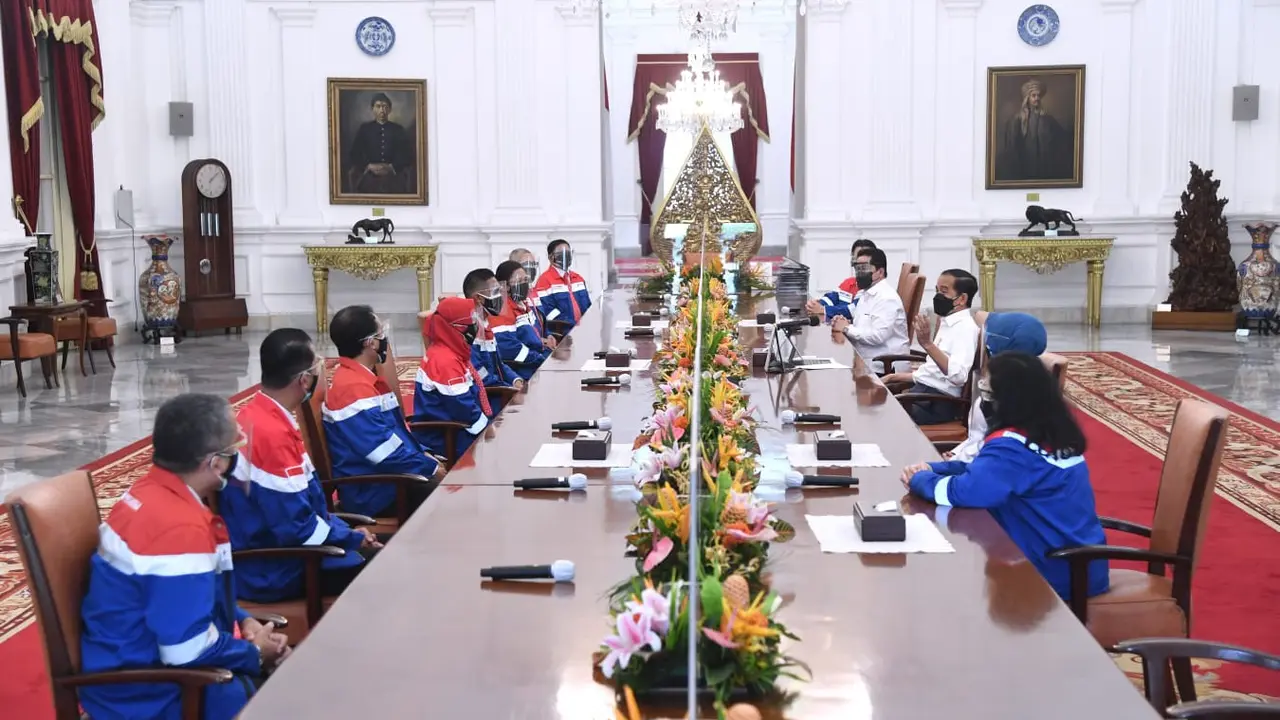 Presiden Joko Widodo (Jokowi) bertemu dengan perwakilan pekerja di Blok Rokan yang kini dikelola PT Pertamina Hulu Rokan (PHR) di Istana Merdeka, Jakarta.