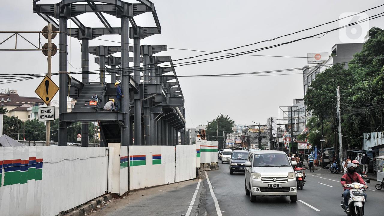 Mamantau Progres Revitalisasi Halte Transjakarta Kebon Pala