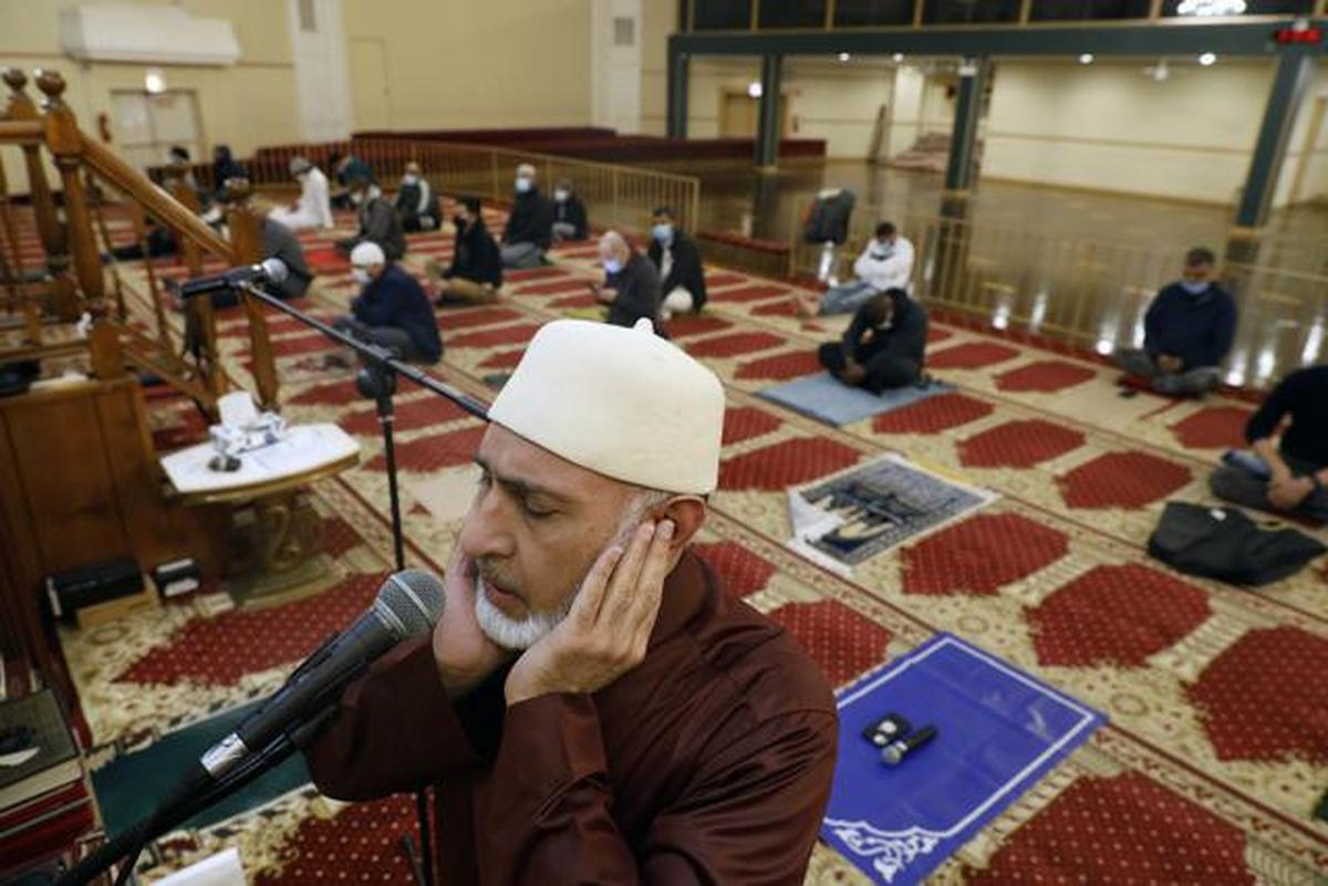 Kapan Waktu Imsak? Simak Cara Menghitungnya, Dalil, dan Batas Akhir Sahur