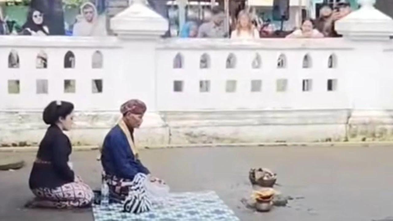 Viral Mbak Rara Pawang Hujan Diusir saat Labuhan Parangkusumo, Keraton Yogyakarta Angkat Bicara