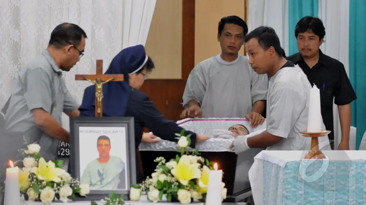 Isak Tangis di Kebaktian Penghiburan Rodrigo Gularte