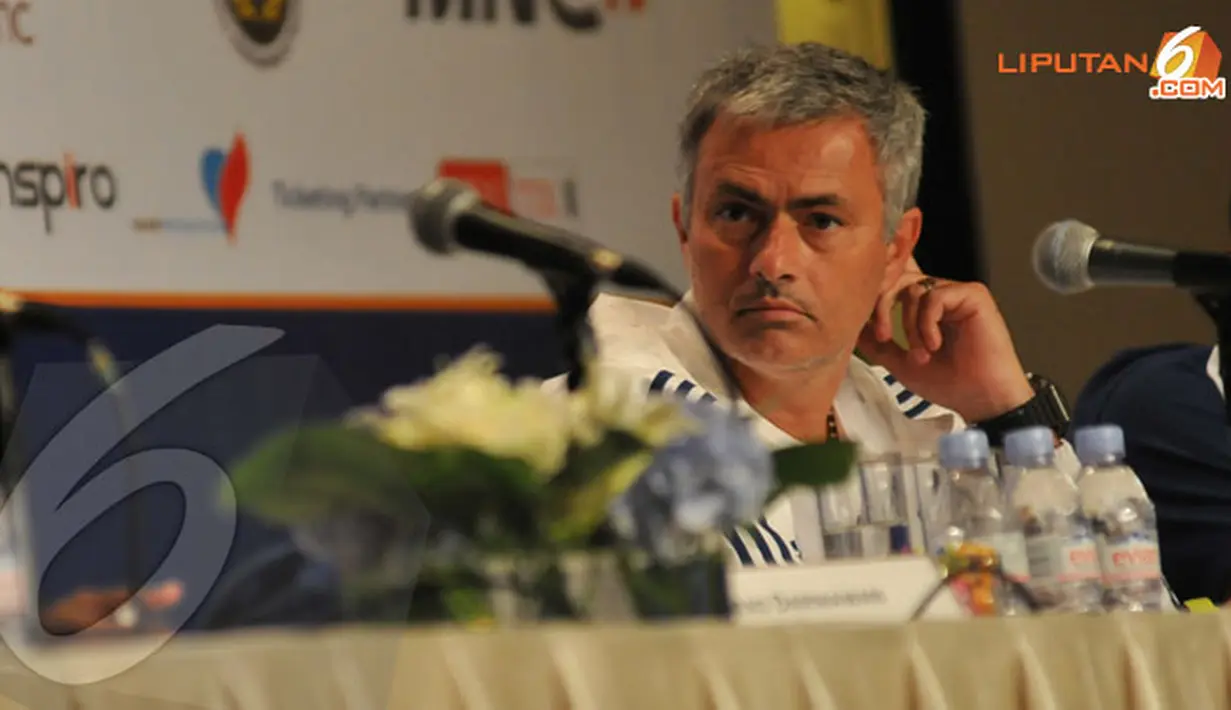 "Saya menghormati fans Chelsea dari belahan dunia mana pun dan kita akan memberikan yang terbaik untuk mereka. Kami senang dengan tur pramusim ini," lanjut manajer berjuluk The Special One ini. (Liputan6.com/Helmi Fithriansyah)