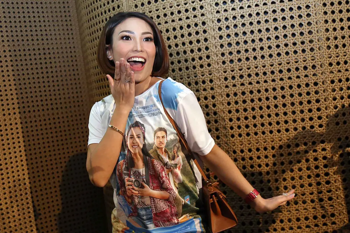 [Bintang] Ayu Dewi