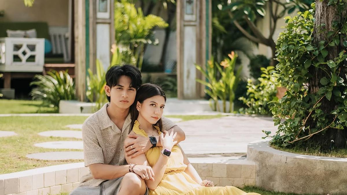 7 Potret Mesra Cassandra Lee dan Suami saat Monthversary Pernikahan ke-6, Dirayakan di Lombok