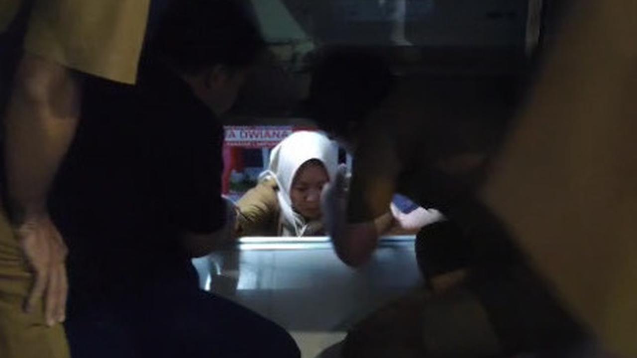 Pegawai Pemkot Bandar Lampung Terjebak Lift