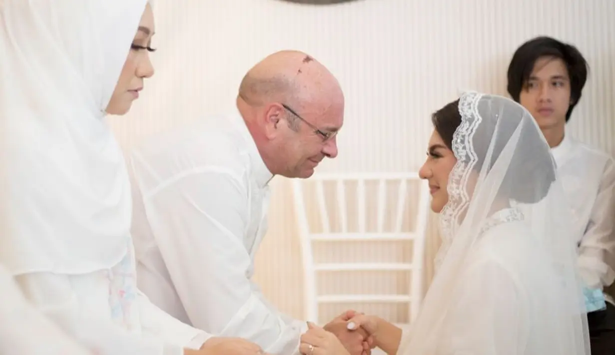 Irish Bella dan Ammar Zoni