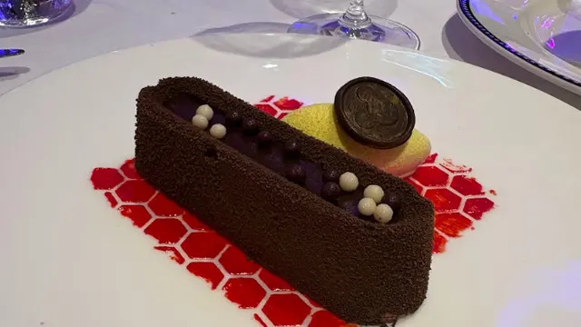 11 Destinasi Kuliner yang Bisa Dinikmati di Atas Disney Cruise Adventure