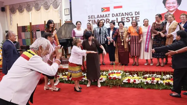 Suasana hangat dan penuh keakraban mewarnai jamuan makan siang usai penganugerahan penghargaan Grande Colar da Ordem de Timor Leste kepada Presiden ke-5 RI, Megawati Soekarnoputri, di Dili.