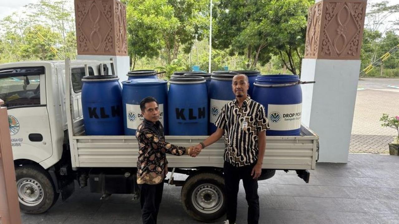 KLH Salurkan Ribuan Tong, Perkuat Pemilahan Sampah Kalsel di Tingkat Rumah Tangga