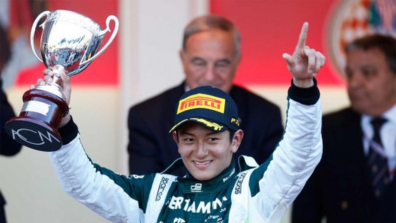 Foto-foto kesuksesan karir Rio Haryanto di sepanjang dunia balap
