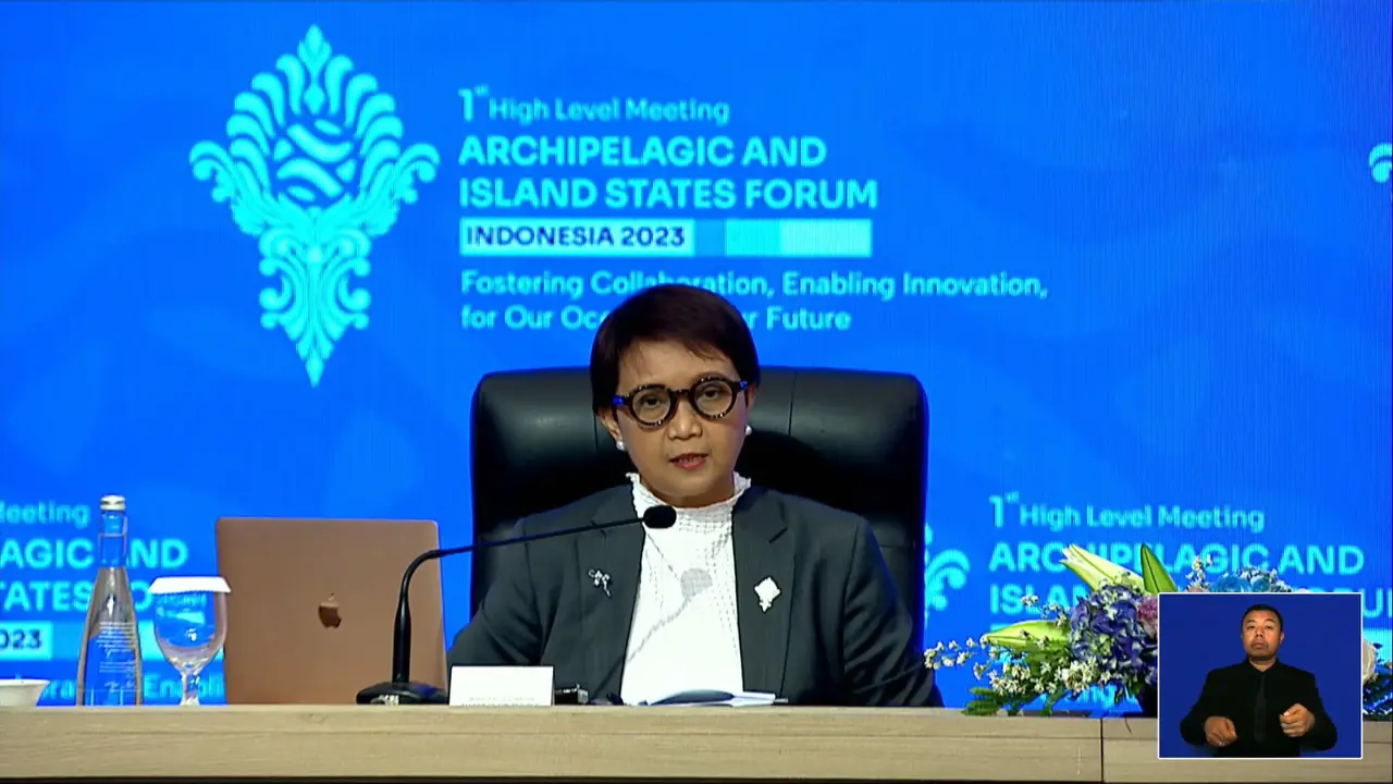 Menlu RI Retno L. P. Marsudi dalam konferensi pers High Level Meeting KTT AIS Forum 2023, Rabu (11/10/2023). (Screen grab Kemkominfo TV)