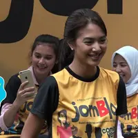 Aurelie Moeremans  dan  Marcello Tahitoe (Ello)  saling mendukung dalam berkarya.