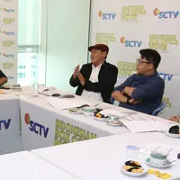 Para dewan juri Indonesian Box Office Movie Awards . foto: Herman Zakharia/liputan6.com