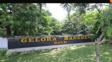 Stadion Gelora Manahan yang dipilih Dinas Perhubungan Kota Solo untuk menjadi salah satu lokasi parkir kendaraan.