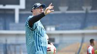 Pelatih Persib Bandung, Robert Alberts. (Bola.com/Erwin Snaz)