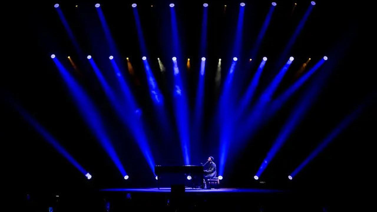 John Legend Intim Bareng Fans di Sentul, Kenang Perjalanan Hidup Menyentuh Sambil Nyanyi dengan Piano Tanpa Iringan Musik Lain