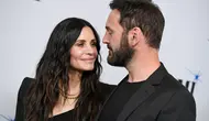 Courteney Cox Putus dari Johnny McDaid Usai 10 Tahun Pacaran