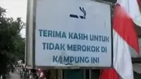 Sejumlah spanduk maupun papan pemberitahuan juga menegaskan jika kampung ini adalah wilayah bebas asap rokok. 