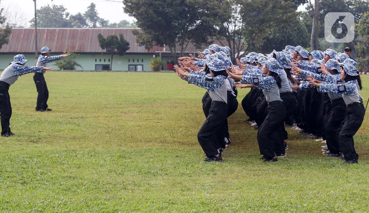 Kegiatan tersebut digelar untuk remaja berusia 13 hingga 15 tahun di Markas Divisi Infanteri 1 Kostrad, Cilodong, Kota Depok. (Liputan6.com/Herman Zakharia)