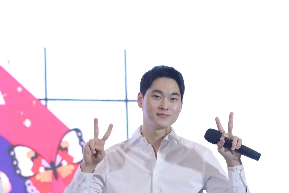 Bung Korea dalam talkshow Korean Man As Your Ideal Type: Delulu or Solulu? di Fimela Day. (Foto: Daniel Kampua/Fimela)