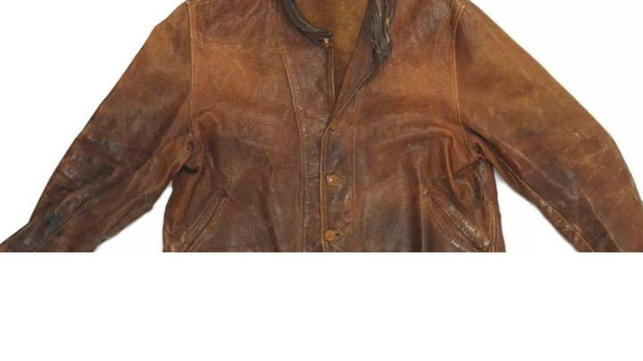 Jaket Kulit Tua Albert Einstein