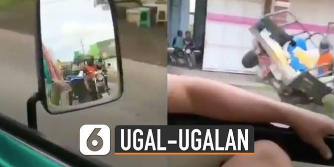 VIDEO: Ugal-Ugalan di Jalan, Pengendara Motor Roda Tiga Ini Kena Imbasnya