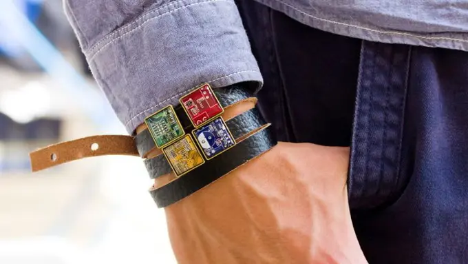 Daur Ulang Perangkat Komputer Lama Menjadi 11 Aksesoris Modern