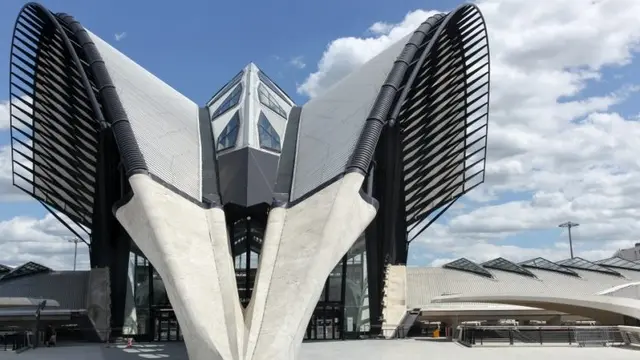 6 Desain Arsitektur Bandara Paling Unik