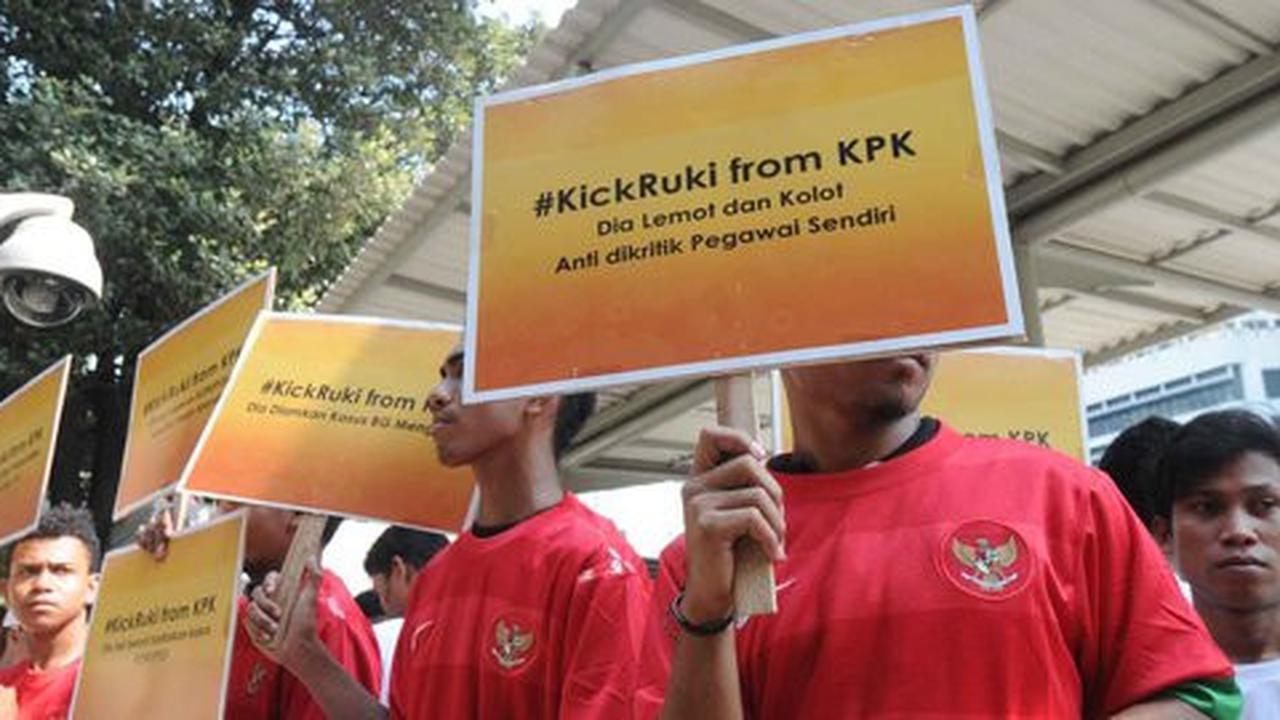 Aksi suporter tuntut KPK bongkar kasus korupsi PSSI