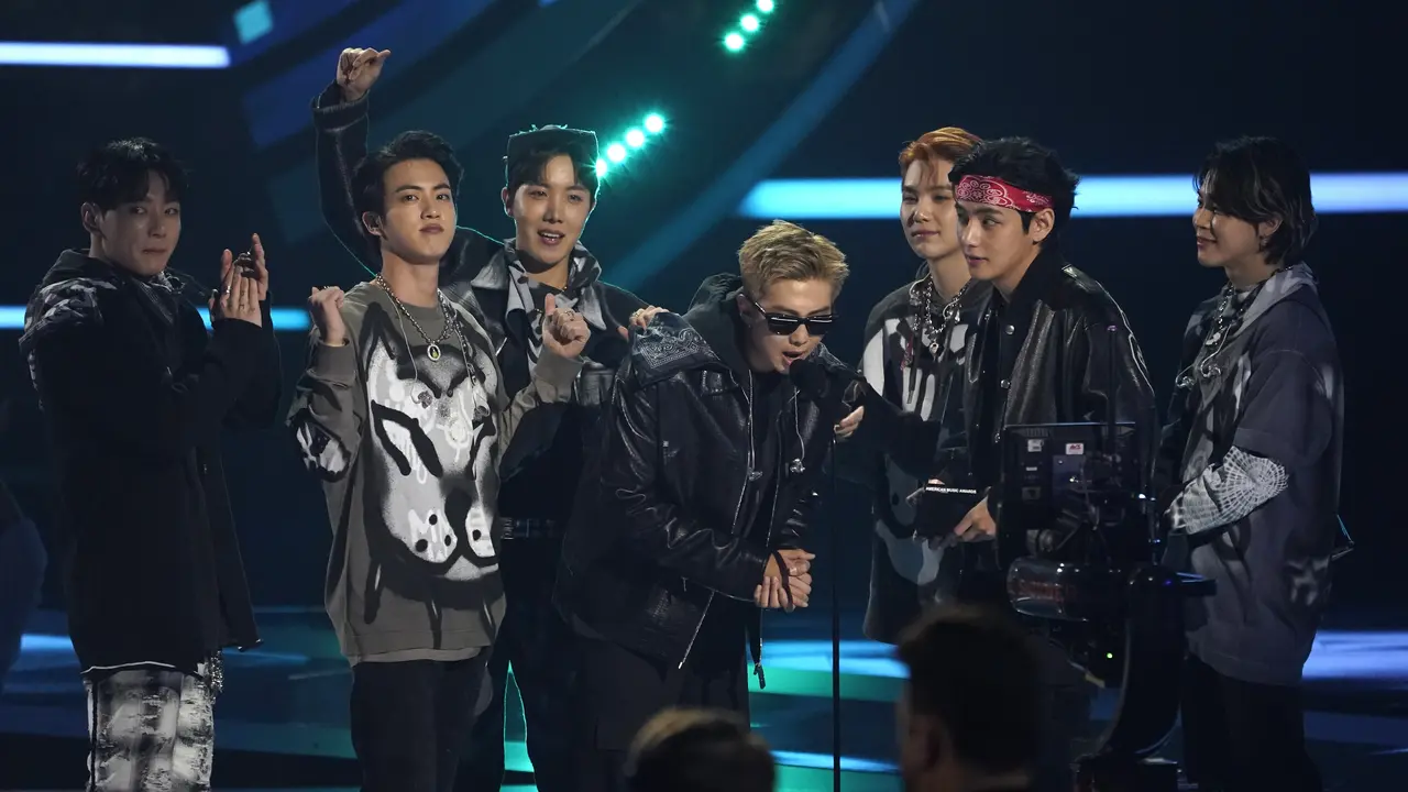 BTS Guncang Panggung AMA 2021