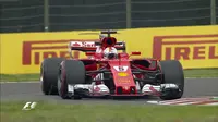 Pebalap Ferrari, Sebastian Vettel, mengukir waktu lap tercepat pada FP1 GP Jepang di Sirkuit Suzuka, Jumat (6/10/2017). (Twitter/F1)
