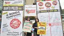 Relawan membawa poster pada saat kampanye Pemilu Damai pada CFD di kawasan Bundaran HI, Jakarta, Minggu (17/3). Kampanye yang digelar Gerakan Kebijakan Pancasila mengajak masyarakat untuk menjaga pemilu dari hoax. (merdeka.com/Iqbal S Nugroho)