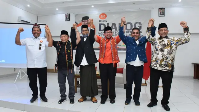 Ketua Majelis Syuro PKS Dr Salim Segaf Aljufri bersama Ketua Fraksi PKS DPR Jazuli Juwaini dan jajaran PKS lainnya saat sambangi Provinsi Nusa Tenggara Timur (NTT).