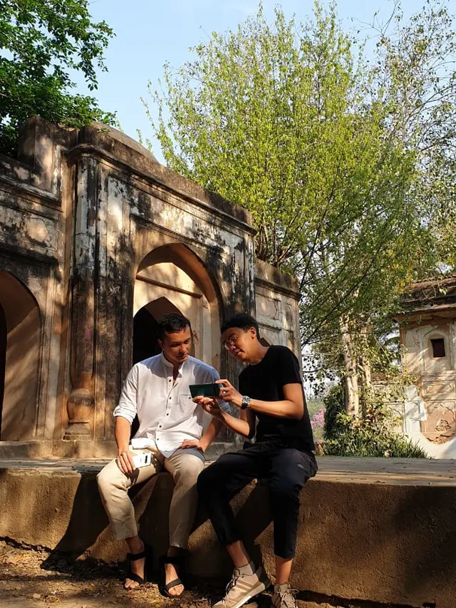 6 Fashion Items Untuk Tampil Nyaman dan Chic Saat Liburan ke India